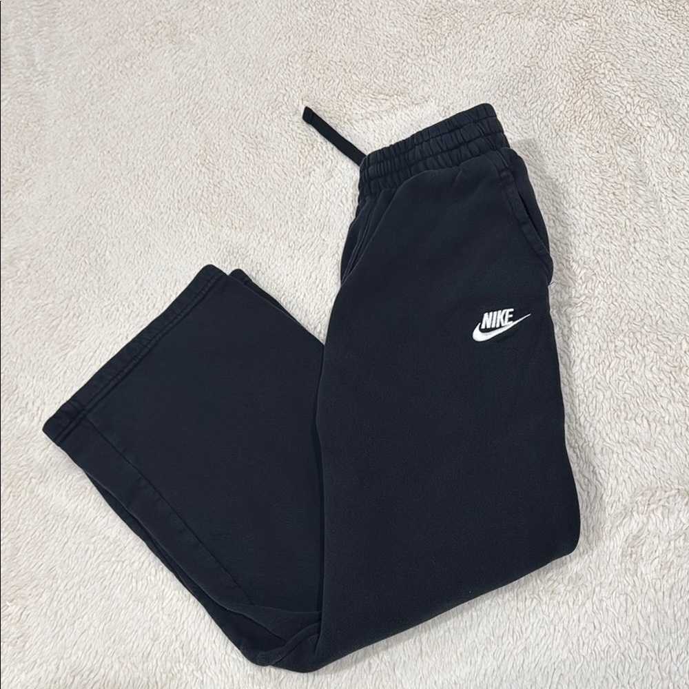 Girls wide leg Nike Black Sweatpants